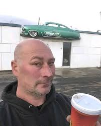 Gathering greetings from fans in Full Custom Garage group