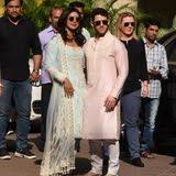 We did not find results for: Star Hochzeiten Die Skurrilsten Brautkleider Der Stars Gala De