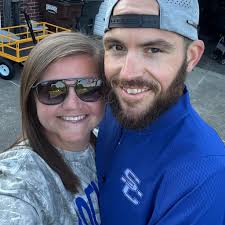 Jacob deGrom had a bit of fun with Freddie Freeman and his positioning from  the Mets dugout.
