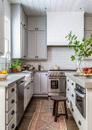 Transitional Style Is The Most Popular Kitchen Design Here S How To Ace The Look In 2021 Kitchen Floor Plans Transitional Kitchen Design Kitchen Flooring