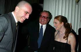 Por 1996, todos creían que su pareja era deya pichardo, una instructora de gimnasia que conoció a principios de ese año, cuando se internó durante dos meses en una clínica psiquiátrica. Film Star Daniel Day Lewis Retires From Acting Films Entertainment Express Co Uk