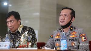 Keuntungan produksi yang dihasilkan dari penjualan kaca. Soal Seragam Satpam Mirip Polisi Polri Minta Aturan Pam Swakarsa Tak Dikaitkan Dengan Politik Tribunnews Com Mobile