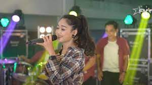 Chord Gitar dan Lirik Lagu Top Topan - Safira Inema: Kulo Pun Angkat Tangan, Atine Pun Ajur Ajuran - TribunNews.com