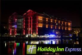 Mire más de 8000 opiniones de huéspedes reales. Holiday Inn Express Paris France Holiday Inn Holiday Inn