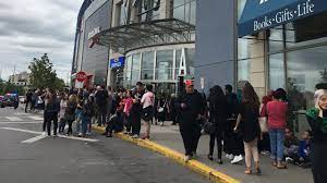 3401 dufferin street торонто on m6a 2t9 канада. Yorkdale Shopping Mall Evacuated Following Shooting
