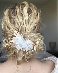 If you have highly curly hair, it can be tough to find the best hairstyles for a summer wedding. Stunning Wedding Hairstyles For Naturally Curly Hair Southern Living