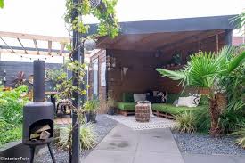 Een Overkapping In De Kleine Tuin Kan Dat Interiortwin Tuin Tuin Ideeen Tuin Met Overkapping