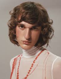 Isaac Knowles's Instagram, Twitter & Facebook