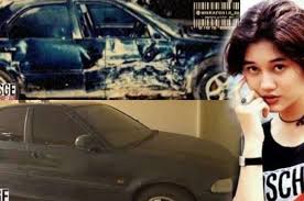 Fans nike ardilla berdoa di lokasi kecelakaan 21 tahun lalu (foto: Diserang Peristiwa Mistis Pemilik Baru Mobil Bekas Kecelakaan Nike Ardila Beberkan Kejadian Aneh Yang Dirasakan Di Dalam Mobil Tetehnya Datang Semua Halaman Pop Grid Id