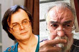 A sorozat gát györgy és szurdi miklós nevéhez fűződik. He Was Karoly Of Familia Kft Are You Listening To The Now 66 Year Old Actor Domestic Star