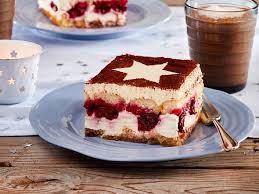 Ihr habt keine zeit und wollt blitzschnell einen kuchen mit wenigen zutaten backen? Weihnachtskuchen Fur Die Festliche Kaffeetafel Lecker
