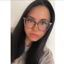 I'm new to playing this game and I'm getting quite confused. For the quest  when I open the boutique and have to put the furniture in and design  clothes I've done that