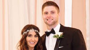 Matrimonio a prima vista italia, qui in streaming anche per smartphone e tablet, è una show televisivo italiano di genere reality trasmesso dal 2016 dal network sky. Matrimonio A Prima Vista Danielle E Cody Divorzio Lampo