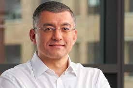 Sam Tatevosyan's Instagram, Twitter & Facebook