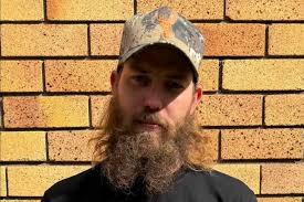 Welcome to our newest probationary member, Jaden Ward @ward_edgeworks Jaden  passed his assessment at the Sydney Knife Show with our vice president and  renowned Mastersmith, Jackson Rumble @rumble_knives Jaden caught the eye