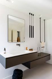 Pas de soucis, nous vous livrons des idées de décoration pour votre salle de bain en 30 minutes ! Salle De Bain Moderne Photos Et Idees Deco De Salles De Bain Avril 2021 Houzz Fr