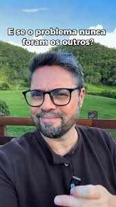 E se o problema nunca foram os outros?, Talvez ninguém esteja te julgando  tanto quanto você imagina., Talvez ninguém esteja te observando com essa  lupa toda., Talvez o medo nunca tenha sido da opinião ...