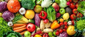 Comercianții spun că prețurile la fructe și legume au crescut pentru că agricultorii au vândut la prețuri de nimic strugurii și merele, iar acum doresc să își după sărbătorile pascale prețurile la legume și fructe au explodat. Romania Raiul Comerciantilor De Legume Si Fructe Partea 1 Legume Analiza Agrostandard