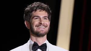 Andrew Garfield säger att Heath Ledger förutspådde framgången för "The Dark  Knight": "Han var så sjukt nöjd med sig själv över det" : r/DC_Cinematic