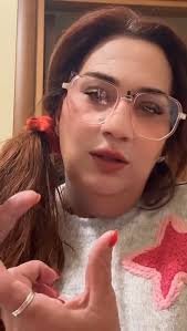 Le scuse di Anna Senese, la figlia di James Senese che aveva parcheggiato  in modo selvaggio fuori allo Space Cinema di #Fuorigrotta #Napoli  #JamesSenese