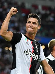 La Nouvelle Coupe De Cheveux Affolante De Cristiano Ronaldo Fait Hurler Les Internautes Gq France