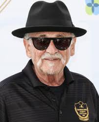 Mother and daughter Janet Leigh and Jamie Lee Curtis appeared together  (possibly the only time?) In John Carpenter's "The Fog" (1980). Here they  are during production with the same expression