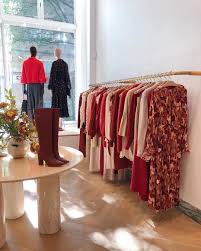 pin auf shops and window displays