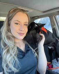 Kelsey Dickerson's Instagram, Twitter & Facebook