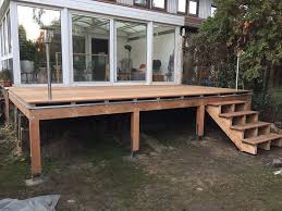 Erhohte Terrasse Aus Bangkirai Mit Holztreppe Und Aussentreppe Terrasse Holz Erhohte Terrasse Holz Terrasse Bauen