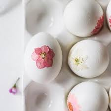 We Thought These Diy Pressed Flower Easter Eggs Deserved Another Post Who S Decorating Eggs This Weekend And Wha Easter Eggs Pressed Flowers Easter Eggs Diy