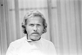 He appeared in 45 films between 1949 and 1982. Jardel Filho Memoria