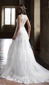 Per le donne, quando si è ancora alle prese con i preparativi, sicuramente il momento più emozionante riguarda la scelta del vestito. Polisano Spose L Arte Di Una Sartoria Che Guarda Al Futuro