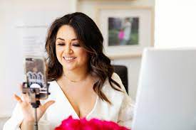 Entrepreneurs and solopreneurs who own their own businesses and can benefit from a consistent business brand and from photos that help sell their business and their story. Pqzfimzpschgrm