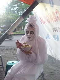Kebanyakan ngomongin tentang pocong serta sunnah rosul yang identik dengan hubungan badan suami istri. Jumat Kliwon Blog Matematika Pak Satria