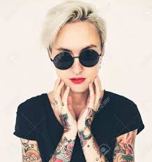 Check out these lifestyle articles for great tips and tricks. Tattoo Frau Stil Glamour Alternative Lifestyle Konzept Lizenzfreie Fotos Bilder Und Stock Fotografie Image 70992112