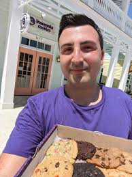 Nocturnal cookies in Schenectady 24-hour bakery?