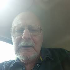 Robert Kennel's Instagram, Twitter & Facebook