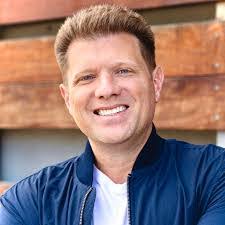 Steve Embree's Instagram, Twitter & Facebook