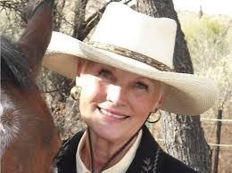 Candice Anderson's Instagram, Twitter & Facebook