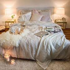Use this guide to find the best comforter set for your bedroom. College Apartment Bedroom Images