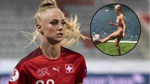Über drei jahre haben alisha lehmann (22) und ramona bachmann (30) die öffentlichkeit an ihrer beziehung teilhaben lassen. Natistar Alisha Lehmann Verdient Mehr Geld Mit Ins Alisha Lehmann Shotoe