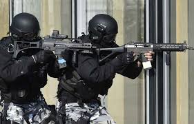 Pour les articles homonymes, voir brigade antigang et bri. Brigade De Recherche Et D Intervention Bri Police Nationale France Gign Police Nationale Pistolets