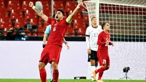 23 mart 1995) orta saha'da görev yapan türk millî futbolcudur. Ozan Tufan In Almanya Ya Attigi Harika Golle Ilgili Sosyal Medyada Yuzlerce Paylasim Yapildi Son Dakika Spor