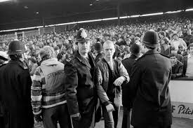 Explore 9gag for the most popular memes, breaking stories, awesome gifs, and viral videos on the internet! The Neutral S Guide To Falling In Love With Chelsea