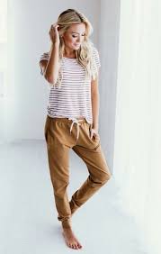 Relaxing Outfits To Wear At Home Sweatpants Comfy Outfits Fashion Style