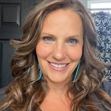 Amanda Prewitt (@_amandaprewitt)