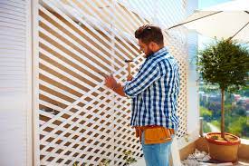 Sichtschutzelemente gibt es im baumarkt und im gartencenter in verschiedensten ausführungen fertig zu kaufen. Sichtschutz Selber Bauen Eine Detaillierte Anleitung