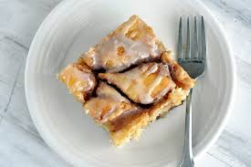 1 box duncan hines yellow cake mix. Cinnamon Roll Cake