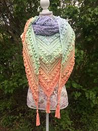 Het gratis nederlandse patroon van de lost in time sjaal of omslagdoek kan je downloaden op de website van mijo crochet. Ravelry Lost In Time Pattern By Johanna Lindahl