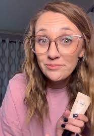 Talk about long lasting! This BB cream went from 7:30am to 12:55am,  surviving 4 hours at work, 2 three hour car rides, and 5 hours at a  concert! It’s giving high end. #bbcream